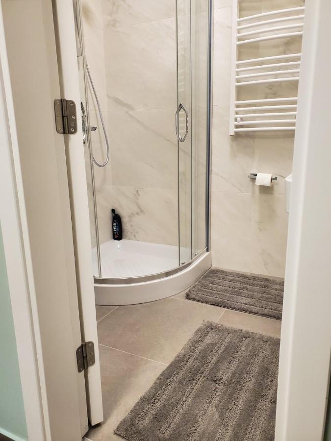 Apartman Natasa Sa Podzemnom Garazom Banja Luka Esterno foto