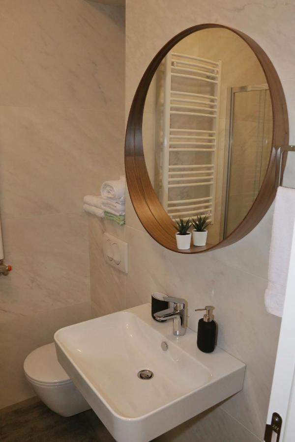 Apartman Natasa Sa Podzemnom Garazom Banja Luka Esterno foto